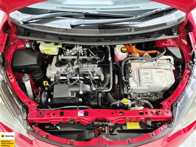 2013 Toyota Aqua - Thumbnail