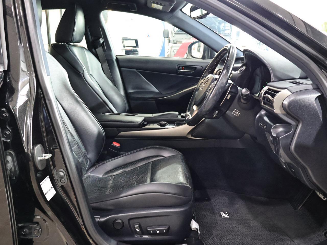 2013 Lexus IS 300h