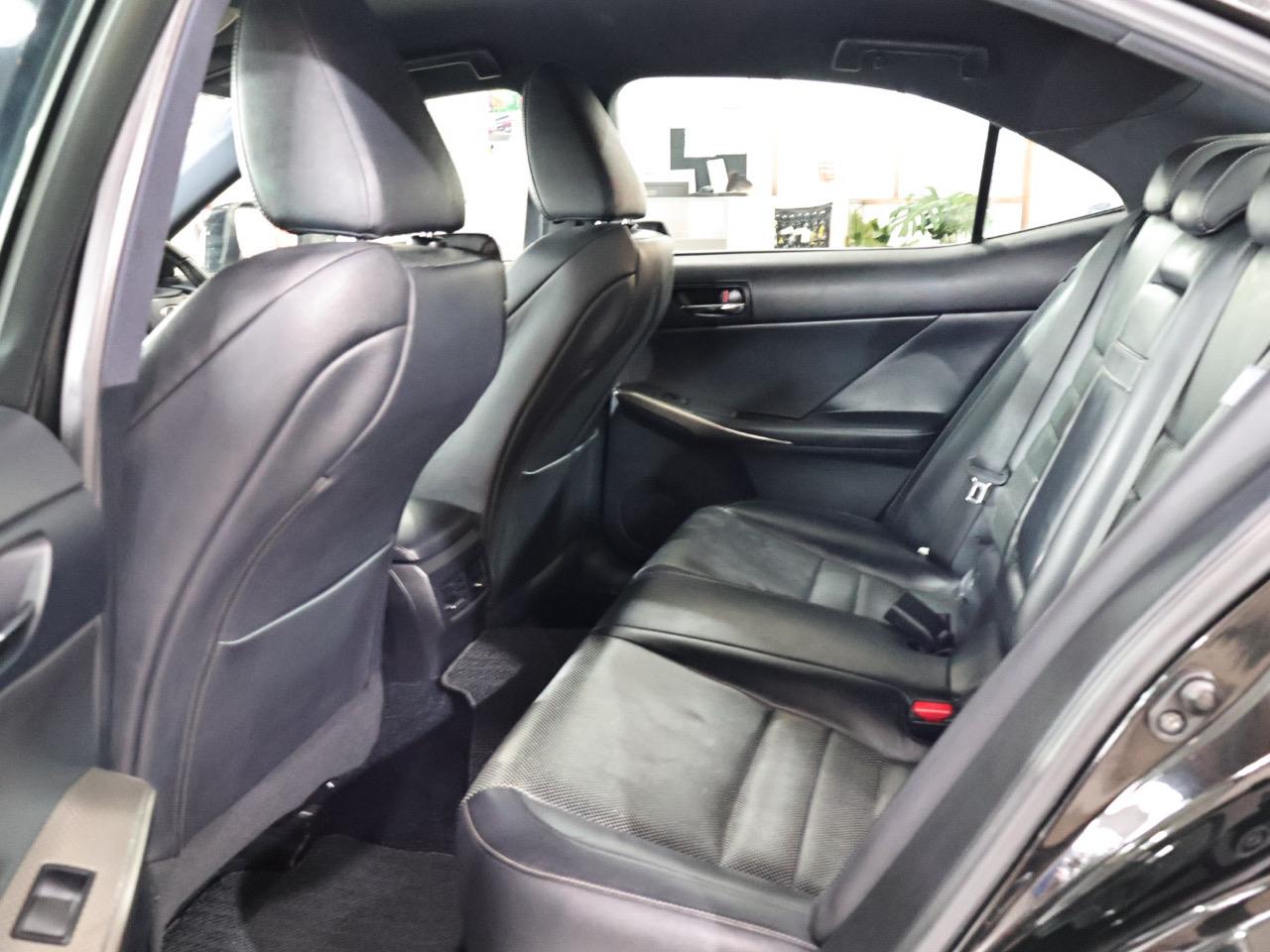 2013 Lexus IS 300h
