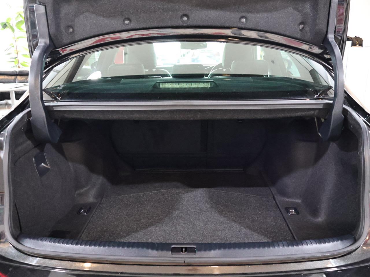 2013 Lexus IS 300h