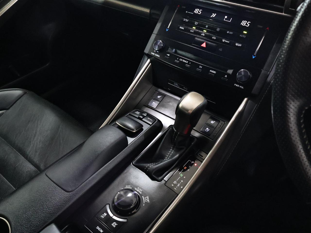 2013 Lexus IS 300h