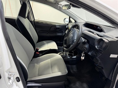 2020 Toyota Aqua - Thumbnail