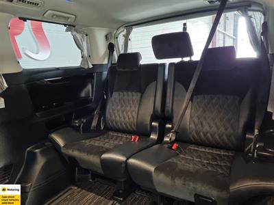 2017 Toyota Vellfire - Thumbnail