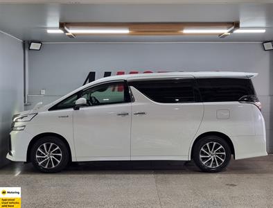 2017 Toyota Vellfire - Thumbnail