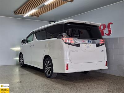 2017 Toyota Vellfire - Thumbnail