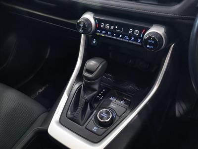 2022 Toyota RAV4 - Thumbnail