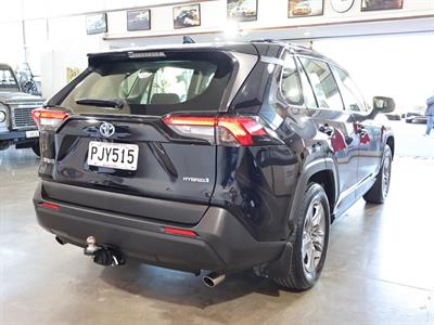 2022 Toyota RAV4 - Thumbnail