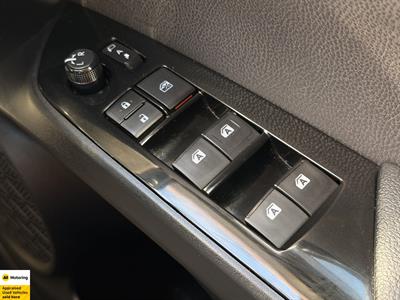 2016 Toyota Prius - Thumbnail