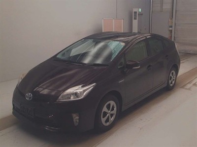 2015 Toyota Prius - Thumbnail
