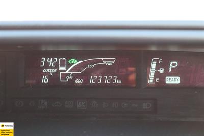 2017 Toyota Aqua - Thumbnail