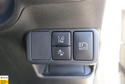 2017 Toyota Aqua - Thumbnail