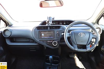 2017 Toyota Aqua - Thumbnail