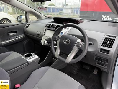 2013 Toyota Prius - Thumbnail