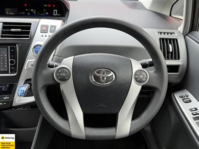 2013 Toyota Prius - Thumbnail