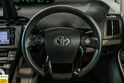 2012 Toyota Prius - Thumbnail