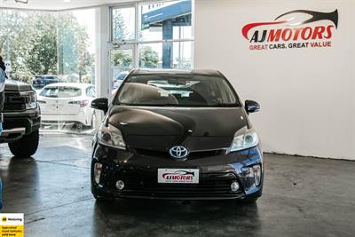 2012 Toyota Prius - Thumbnail