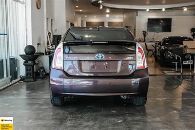 2012 Toyota Prius - Thumbnail