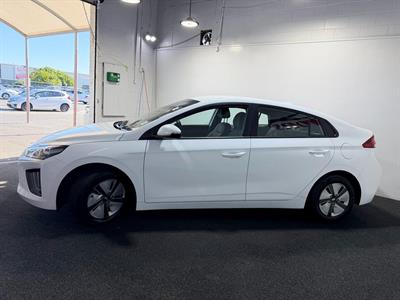 2022 Hyundai IONIQ - Thumbnail