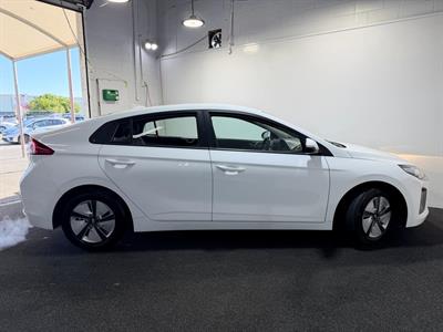 2022 Hyundai IONIQ - Thumbnail