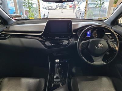 2017 Toyota C-HR - Thumbnail