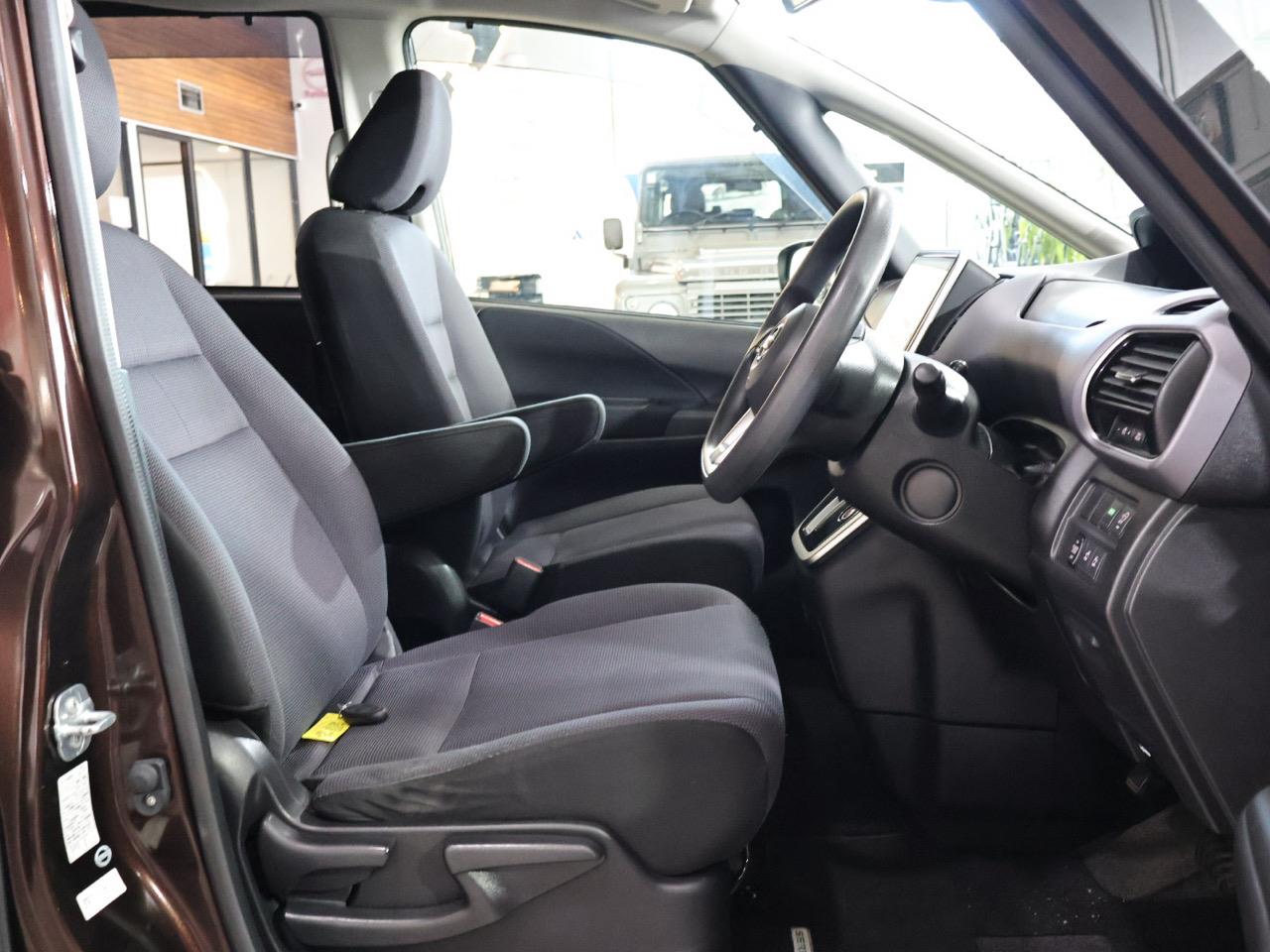 2017 Nissan serena