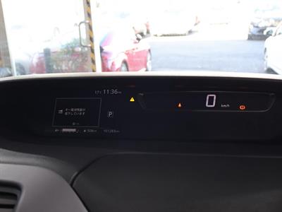 2017 Nissan serena - Thumbnail