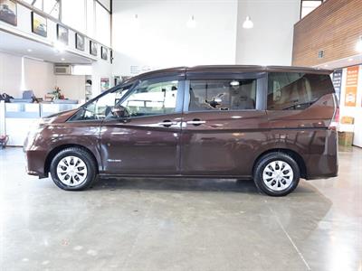 2017 Nissan serena - Thumbnail