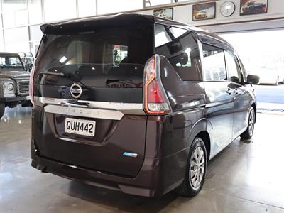 2017 Nissan serena - Thumbnail