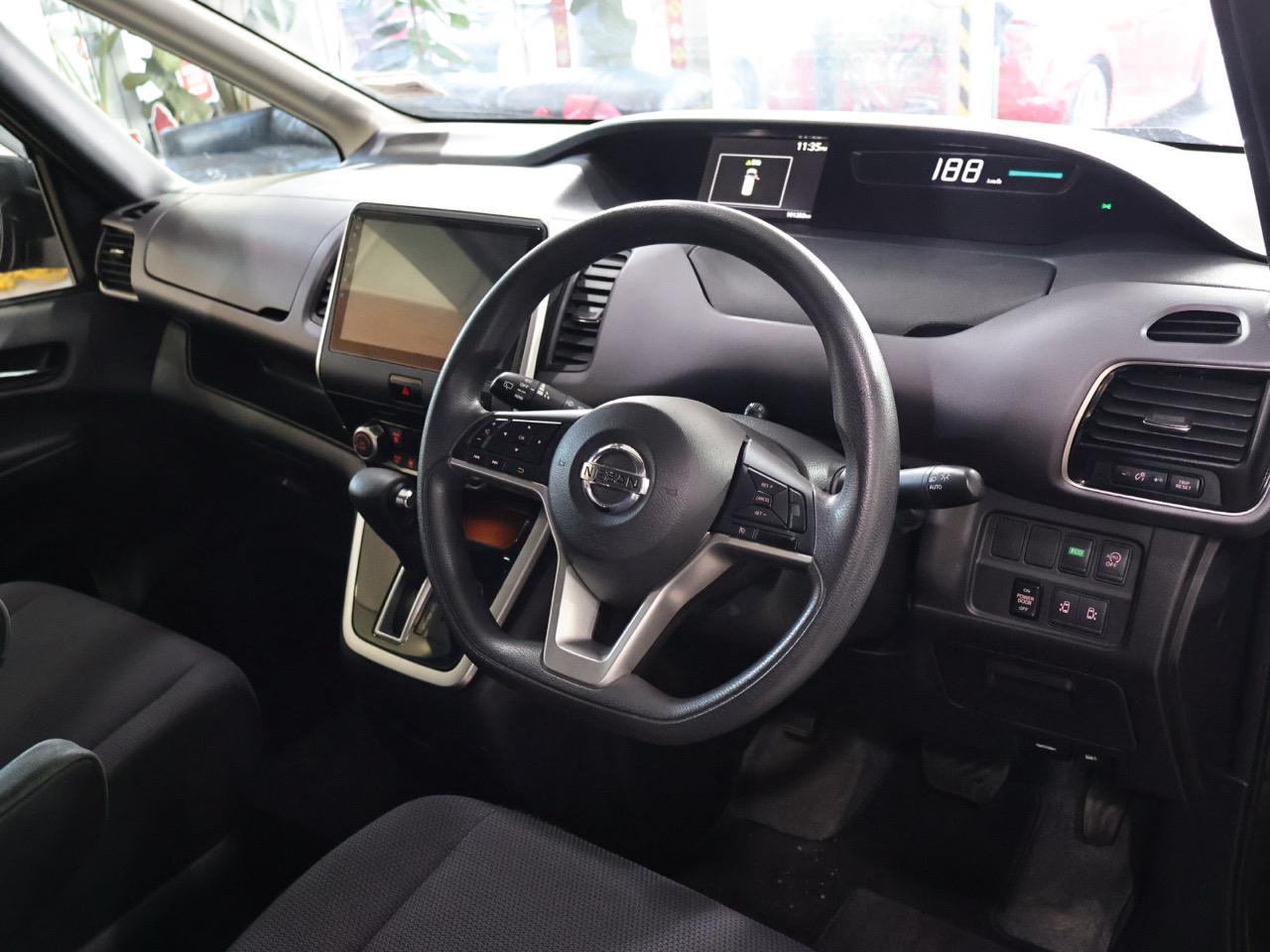 2017 Nissan serena