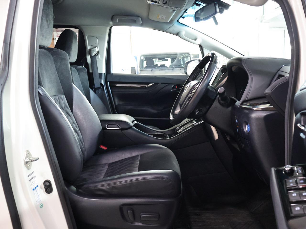 2015 Toyota Alphard