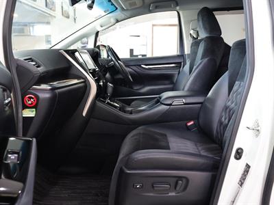 2015 Toyota Alphard - Thumbnail