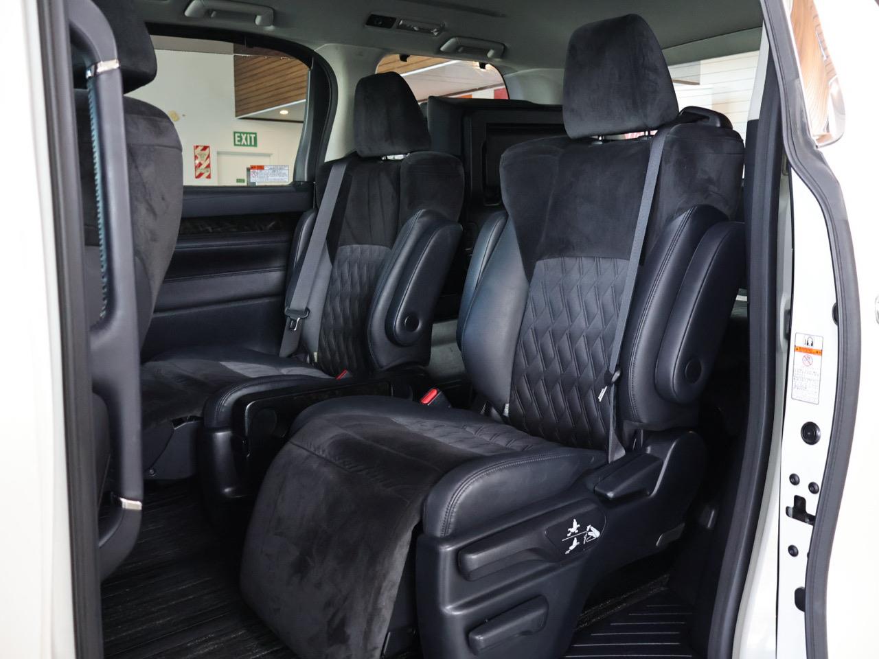 2015 Toyota Alphard