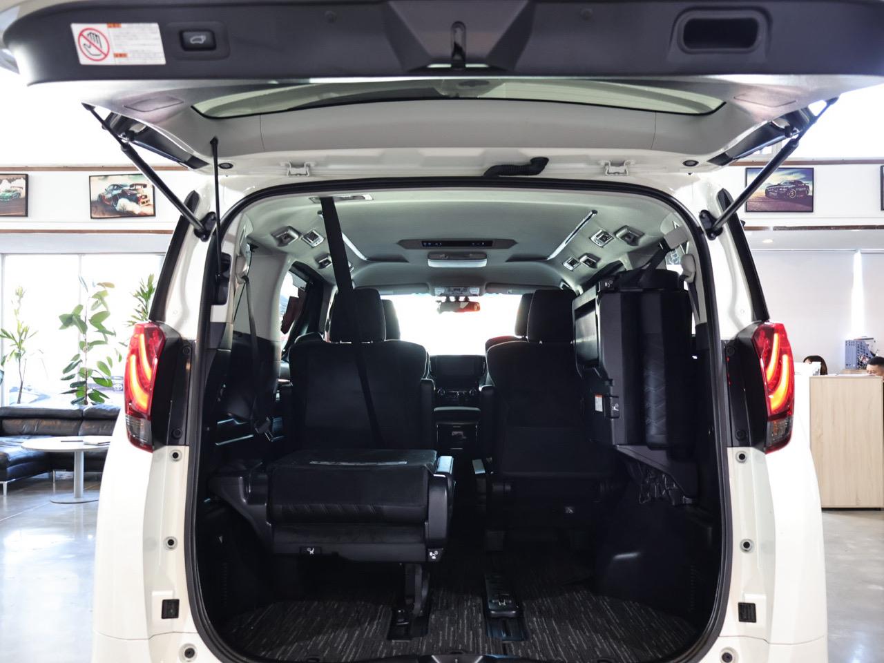 2015 Toyota Alphard