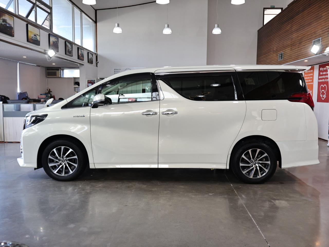 2015 Toyota Alphard