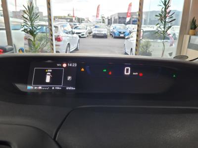 2018 Nissan Serena - Thumbnail