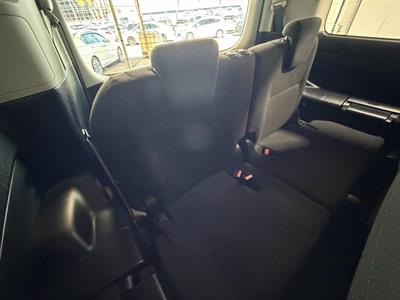 2014 Toyota Voxy - Thumbnail