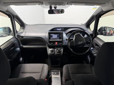 2014 Toyota Voxy - Thumbnail