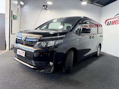 2014 Toyota Voxy - Thumbnail