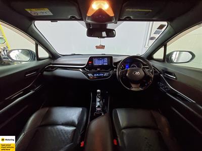 2017 Toyota C-HR - Thumbnail