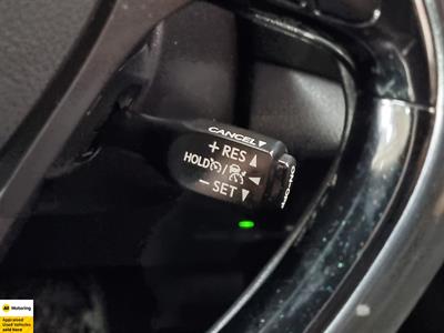 2017 Toyota C-HR - Thumbnail