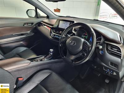 2017 Toyota C-HR - Thumbnail