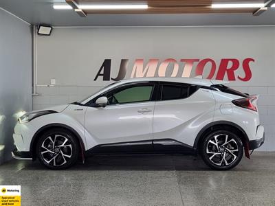 2017 Toyota C-HR - Thumbnail