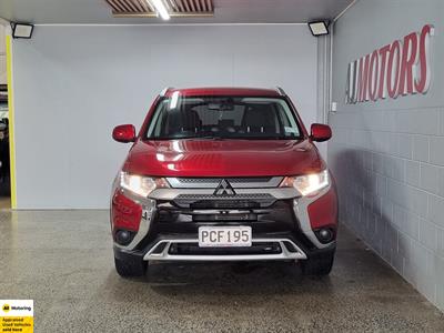 2022 Mitsubishi Outlander - Thumbnail