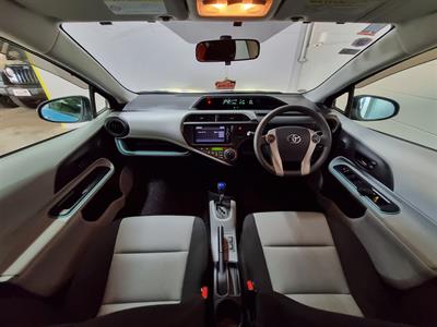 2013 Toyota Aqua - Thumbnail