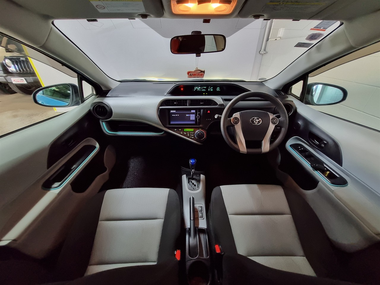 2013 Toyota Aqua