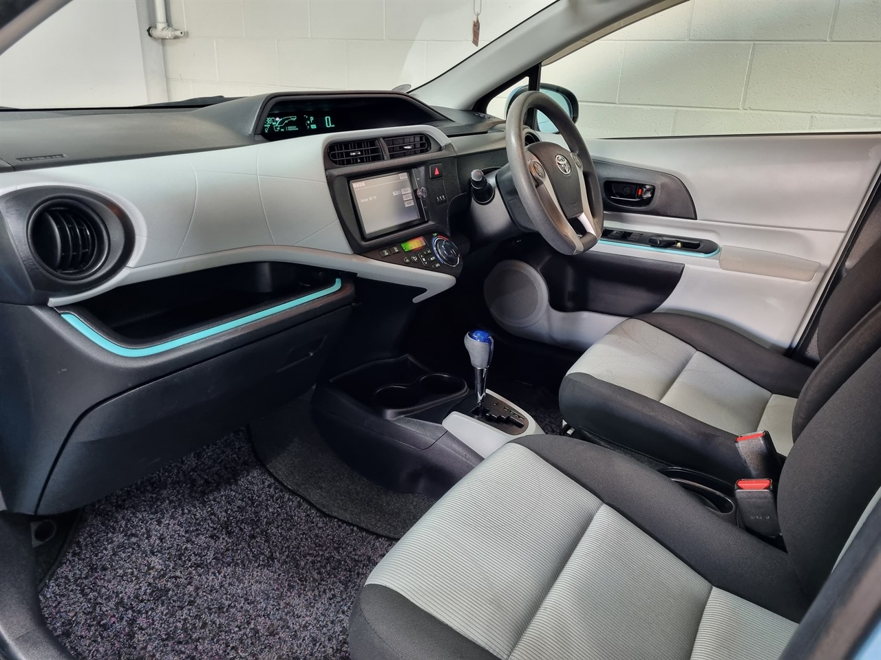 2013 Toyota Aqua