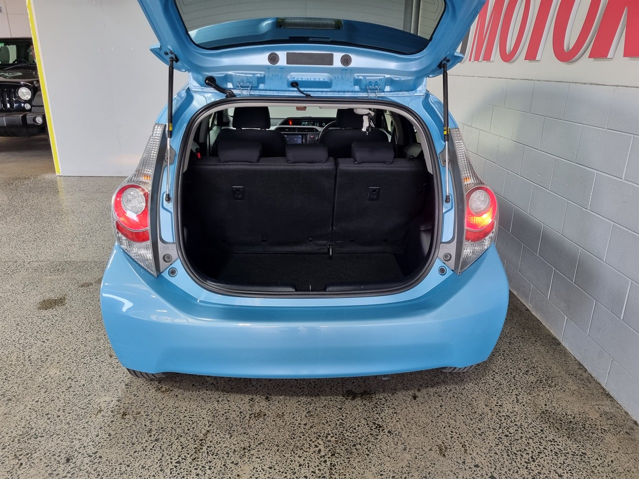 2013 Toyota Aqua