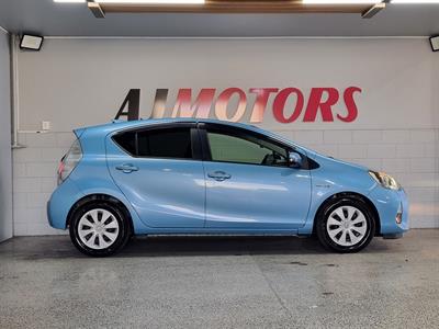 2013 Toyota Aqua - Thumbnail