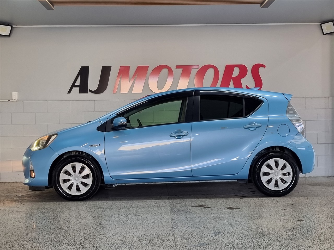 2013 Toyota Aqua