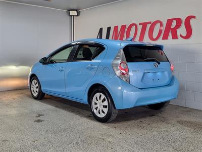 2013 Toyota Aqua - Thumbnail
